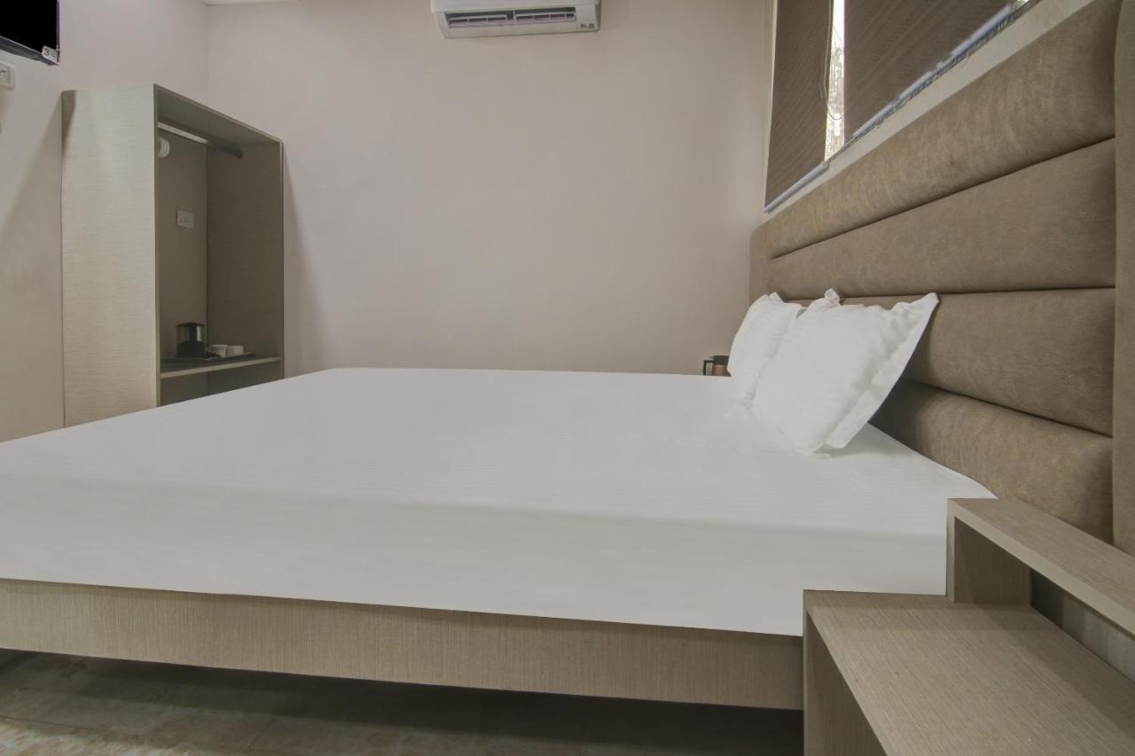 Super Oyo Hotel Regency Near Acropolis Mall Kolkata Bagian luar foto