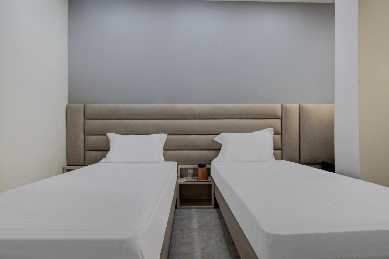 Super Oyo Hotel Regency Near Acropolis Mall Kolkata Bagian luar foto