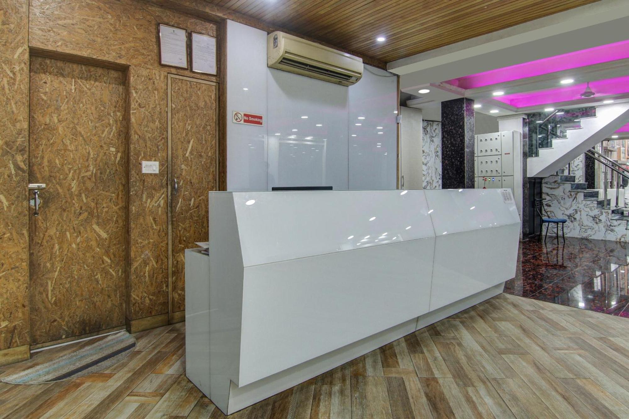 Super Oyo Hotel Regency Near Acropolis Mall Kolkata Bagian luar foto